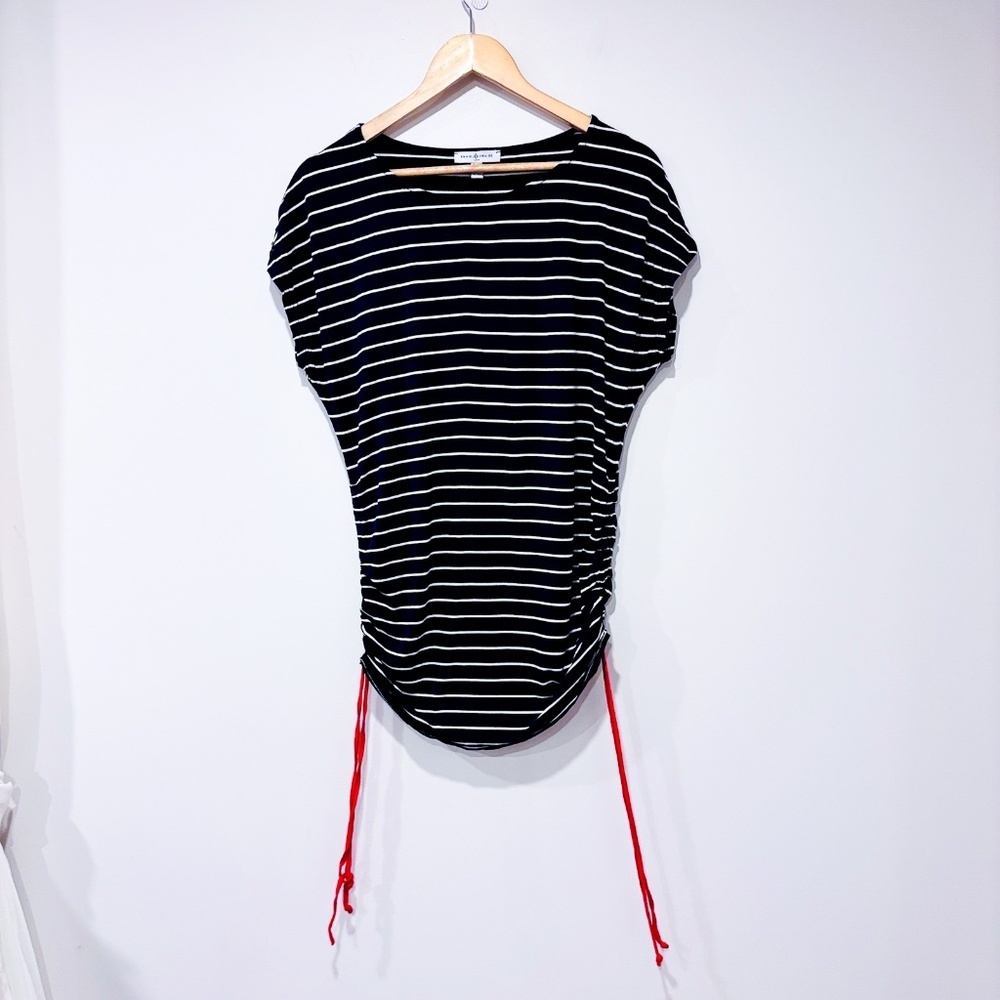 🌼NWOT🌼 ENVIE DE FRAISE – Navy striped maternity top with‎ red drawstrings *
